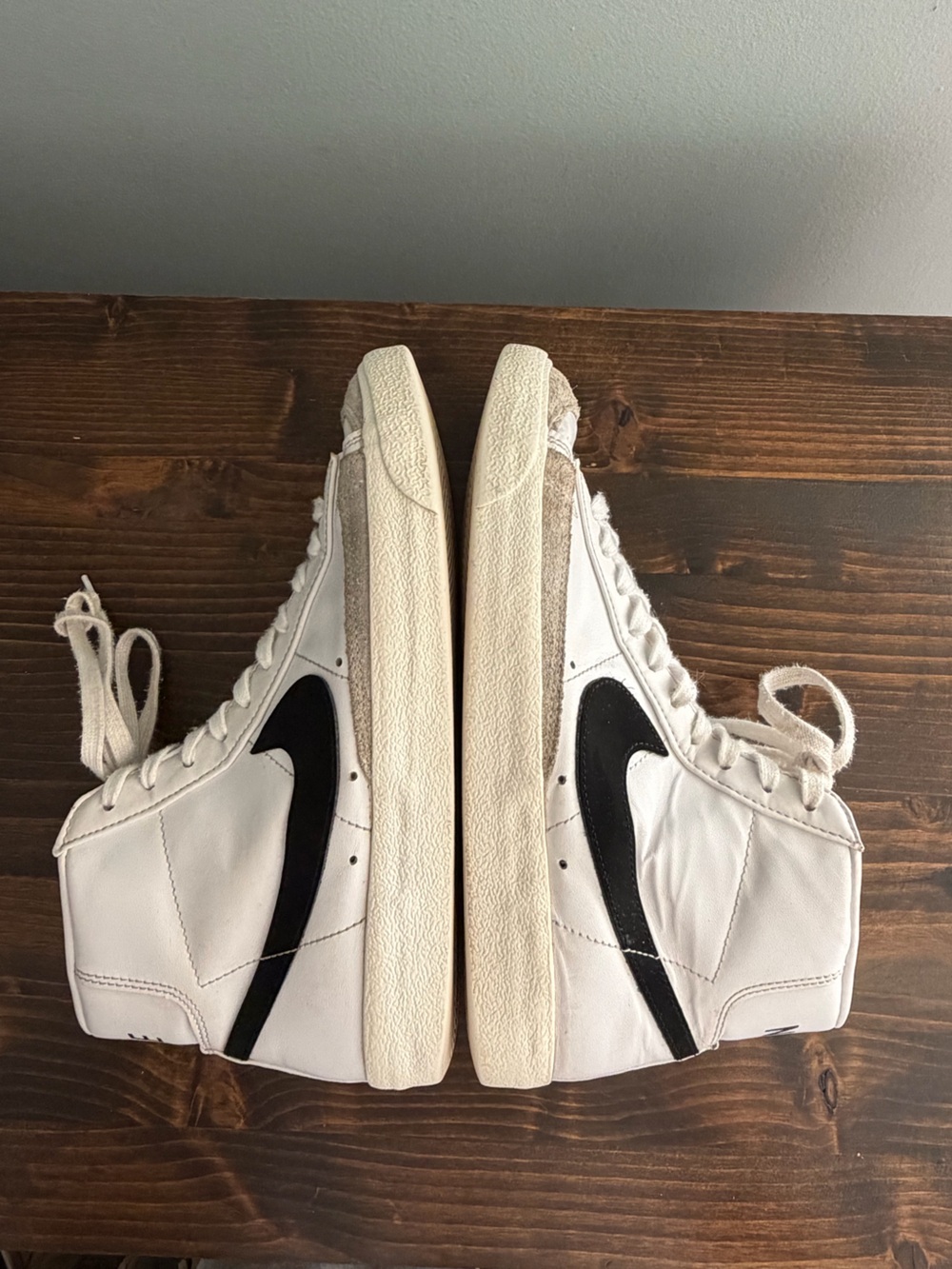 Nike Blazers 77 Mid White with Black Swoosh Athletic Sneakers Men’s 8.5 - Picture 9 of 14
